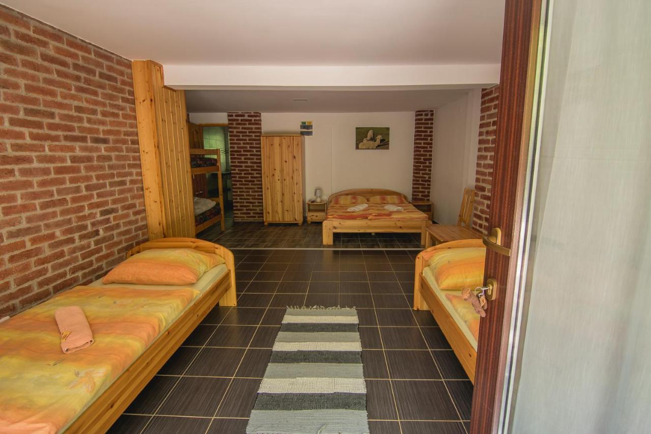Orsegi Patakparti Alpaka Panzio Bed & Breakfast Kisrakos Exterior photo