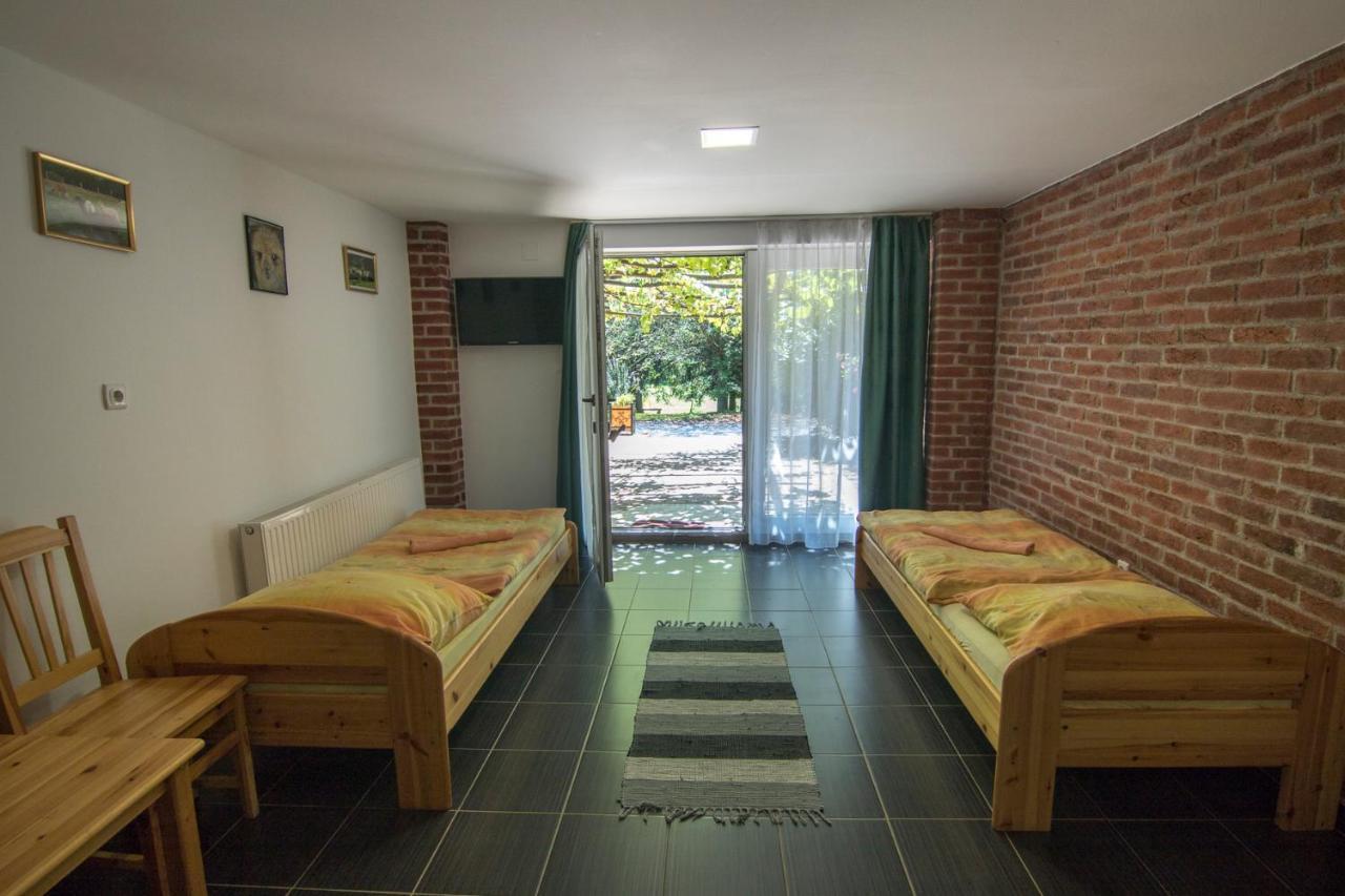 Orsegi Patakparti Alpaka Panzio Bed & Breakfast Kisrakos Exterior photo